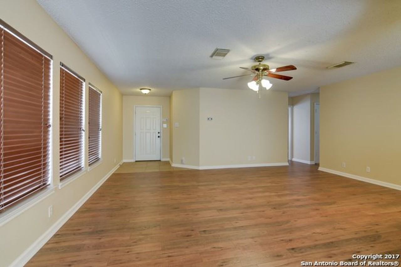 9203 Chinon - Photo 4 of 20