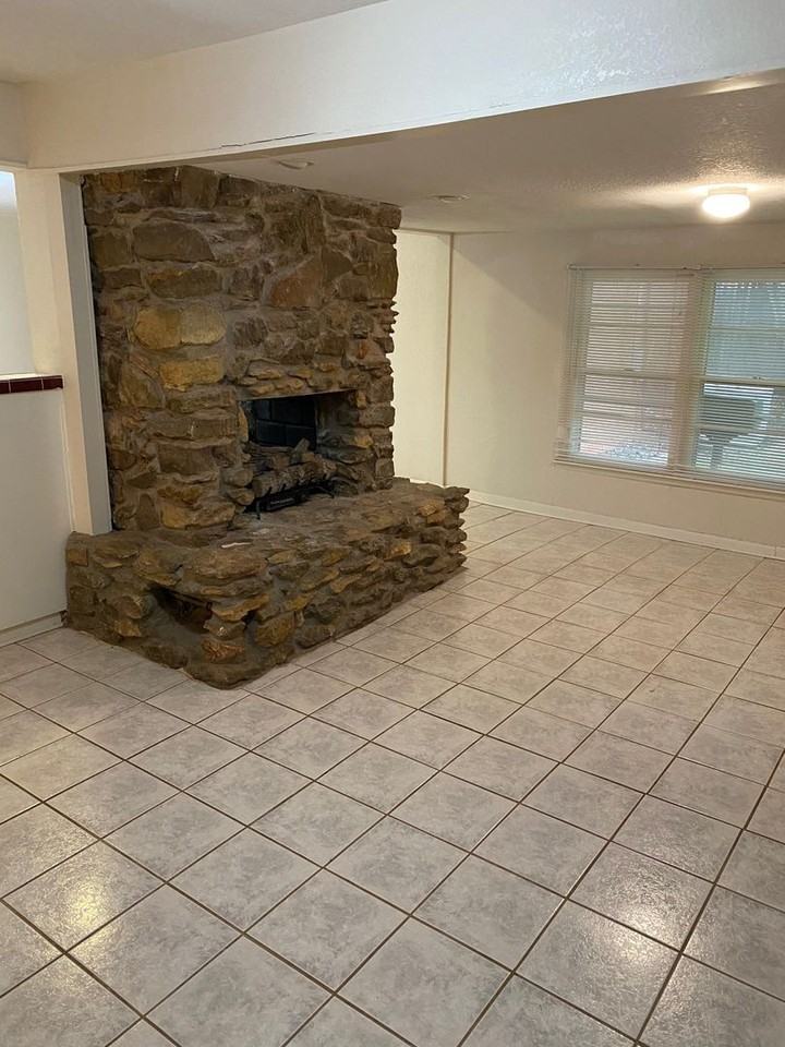 1370 S Pioneer Dr - Photo 3 of 14