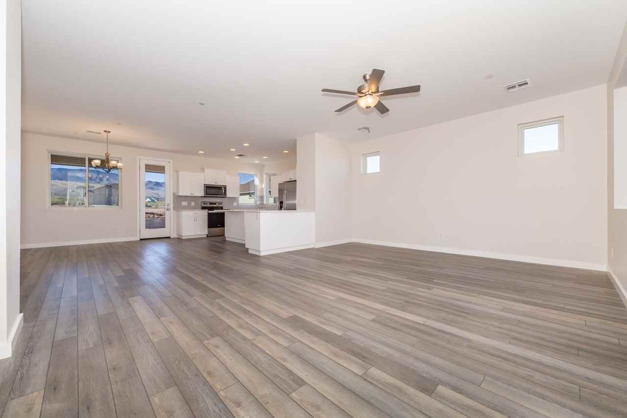 1490 Sangria Dr - Photo 2 of 17