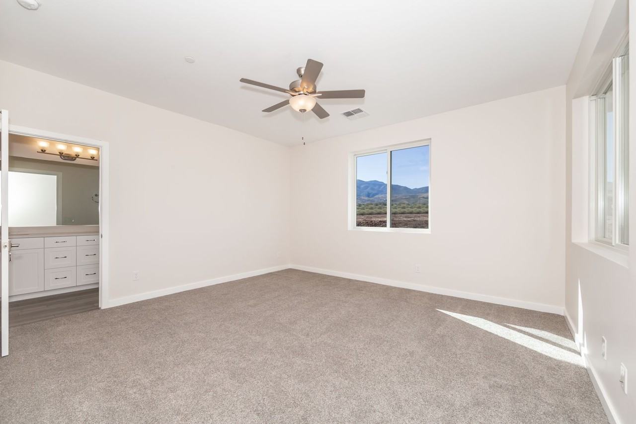 1490 Sangria Dr - Photo 7 of 17