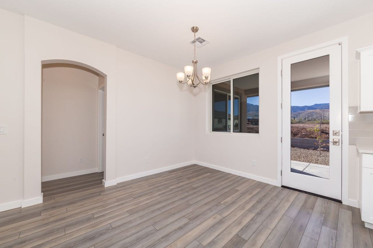 1490 Sangria Dr - Photo 6 of 17