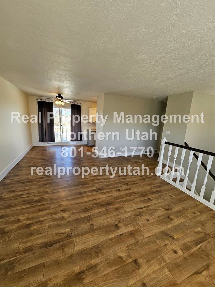 5035 S 4275 W - Photo 4 of 23