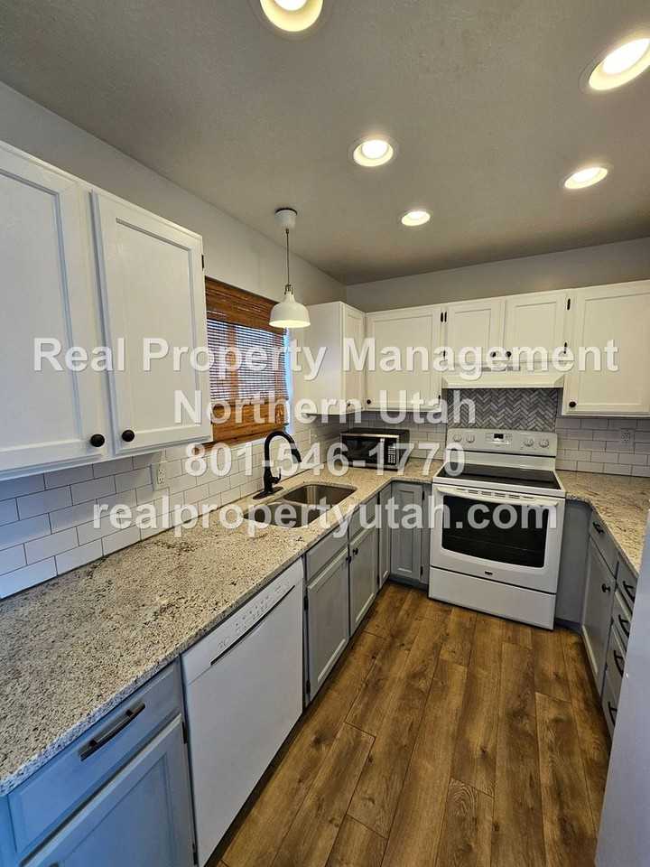 5035 S 4275 W - Photo 6 of 23
