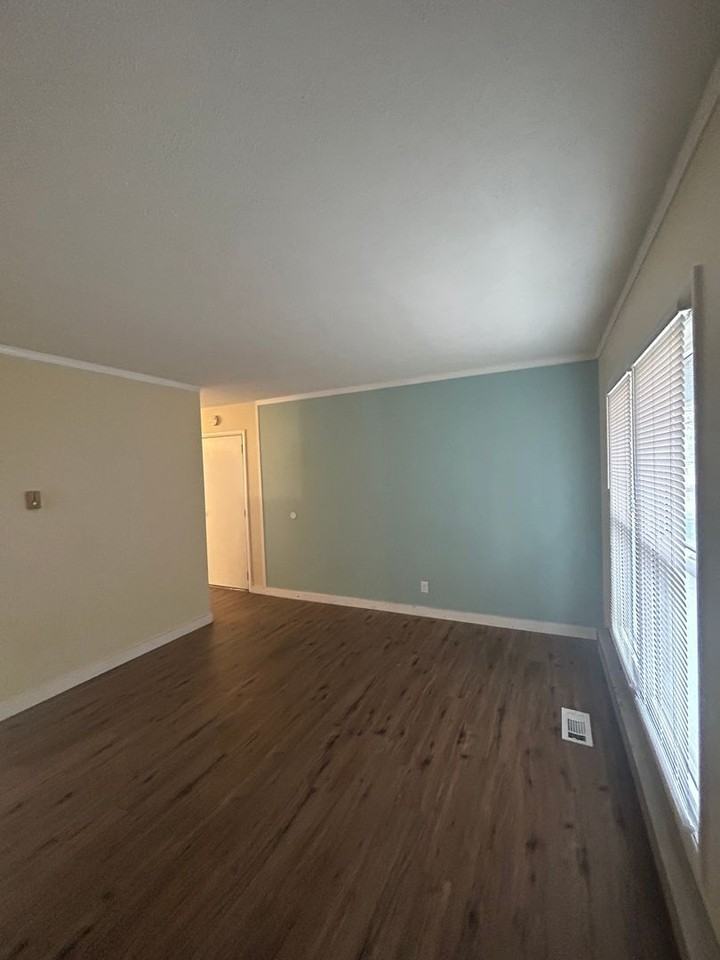 50 Vicksburg Ln - Photo 6 of 19