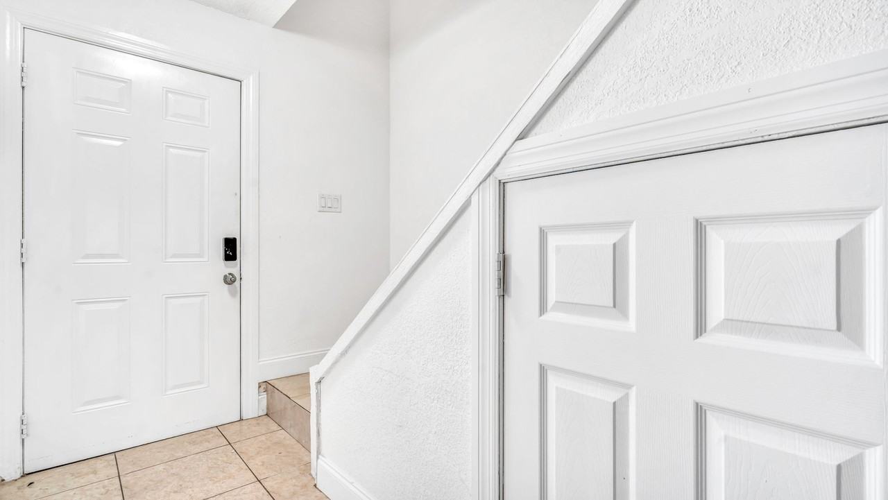 3913 Oak Limb Ct - Photo 4 of 23
