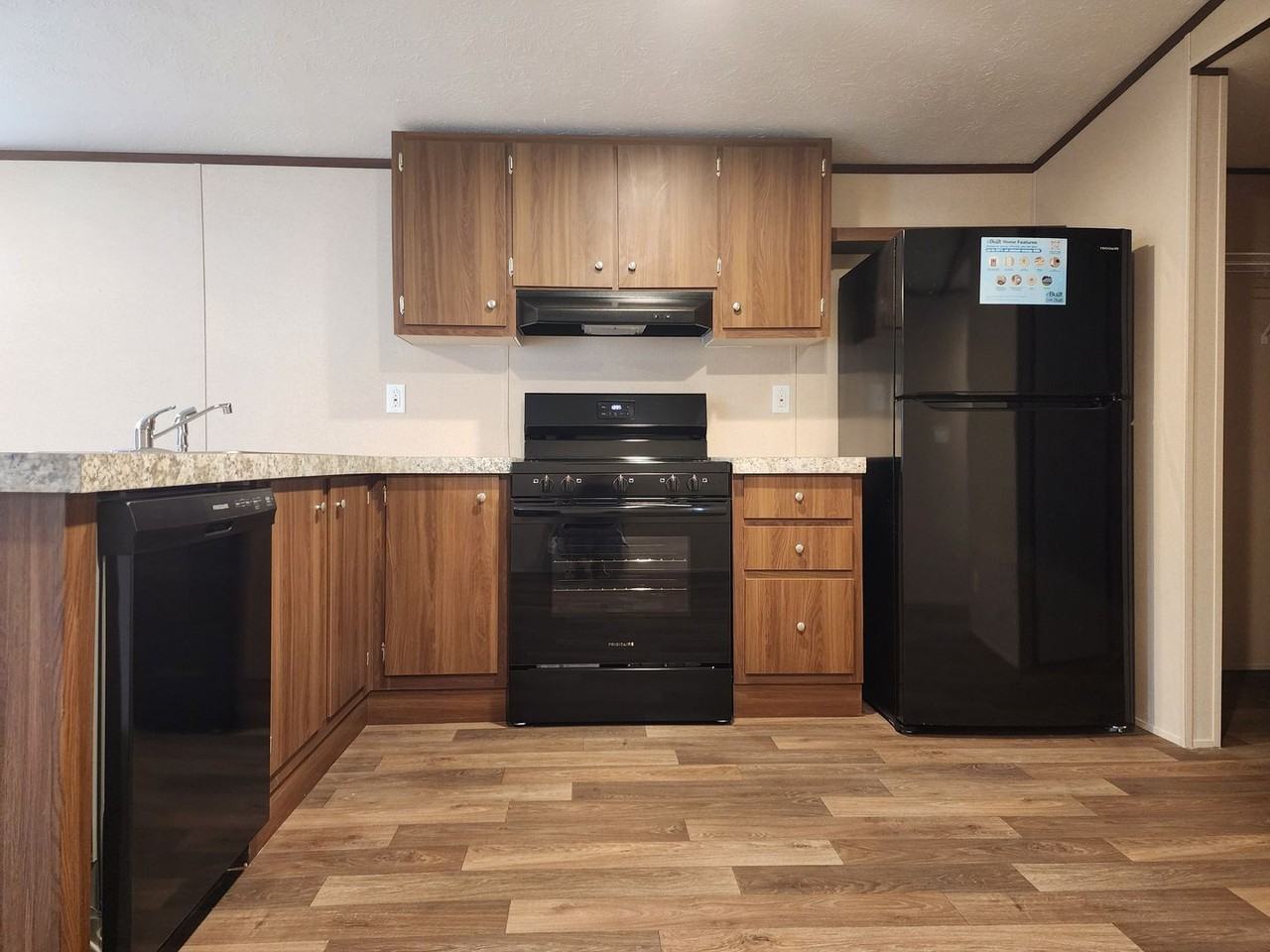 141 Littleton St - Photo 6 of 23