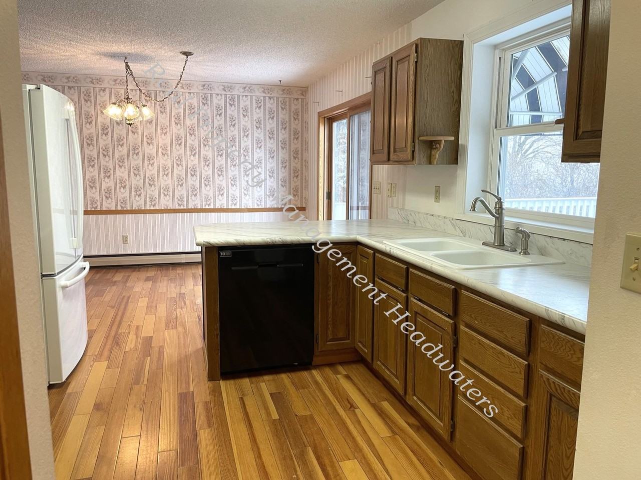 6205 Green Meadow Dr - Photo 5 of 37