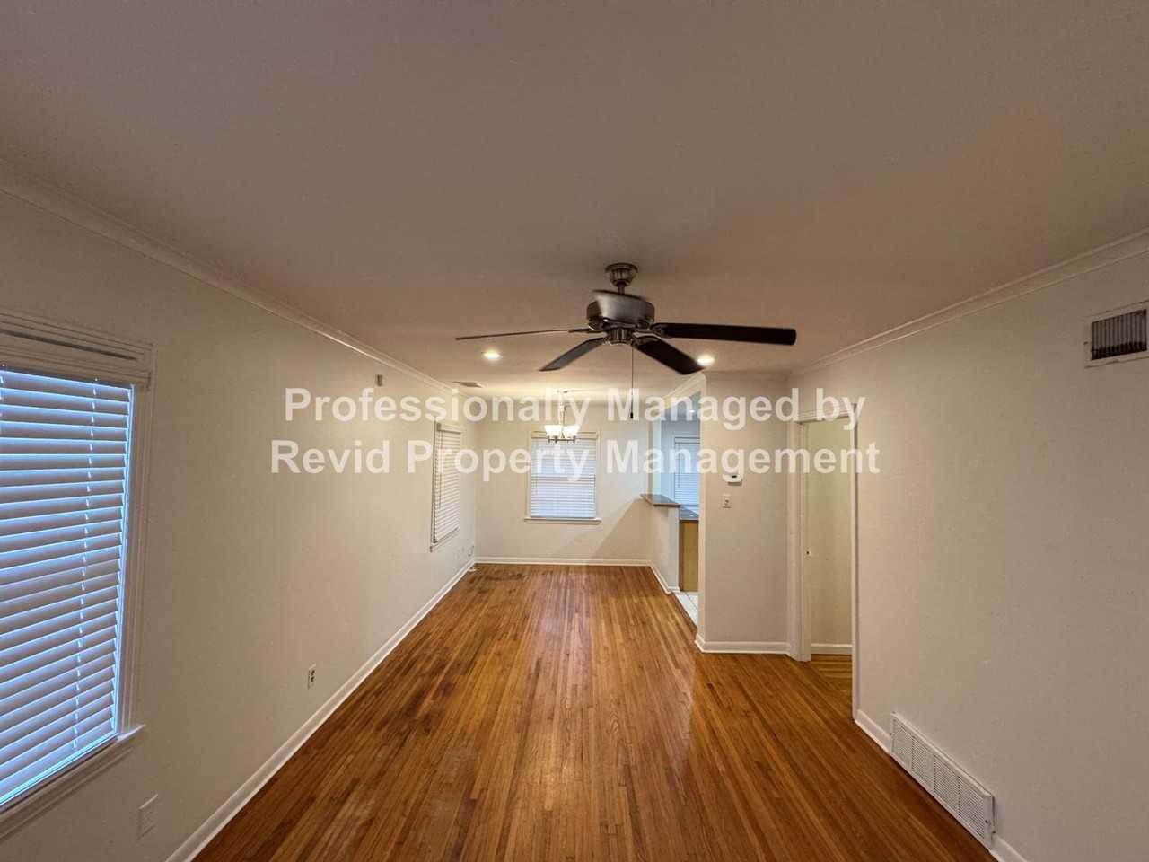 4946 Amboy Rd - Photo 4 of 23