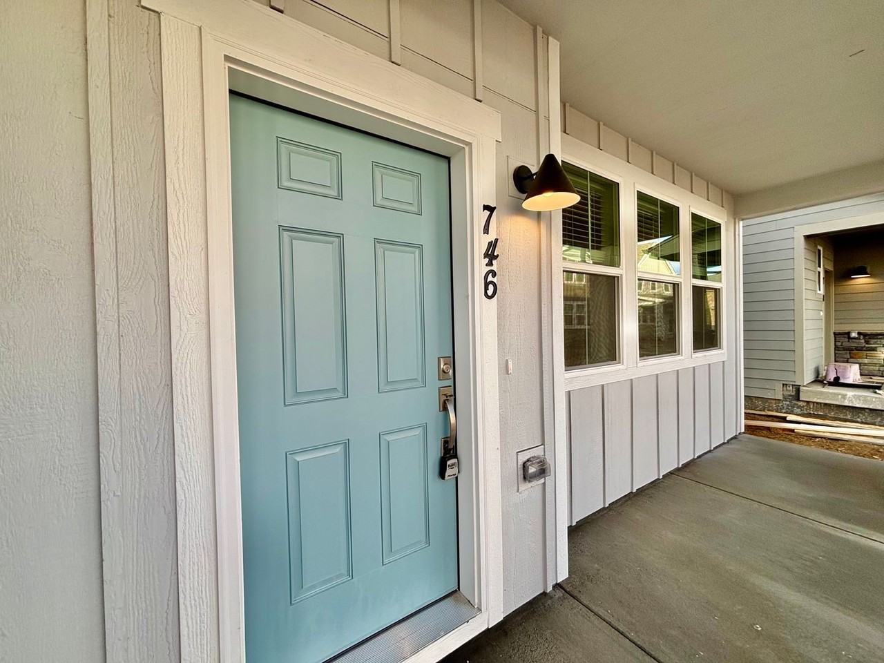 746 Crossbill Ln - Photo 2 of 29