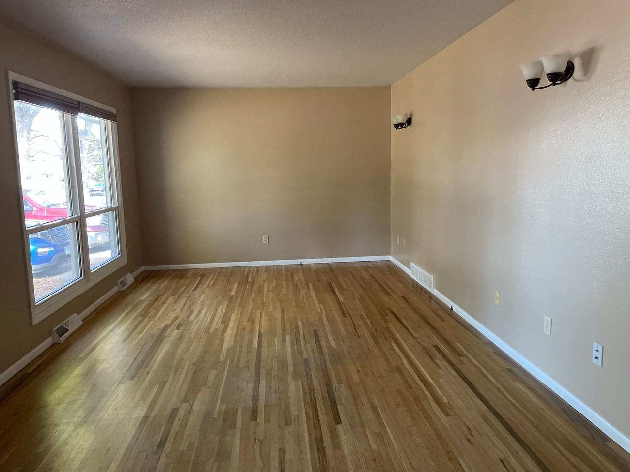 419 52nd St S - Photo 3 of 19