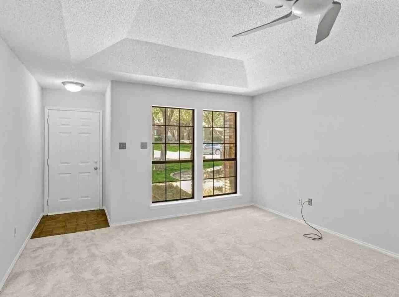 1819 Crooked Ln - Photo 5 of 6