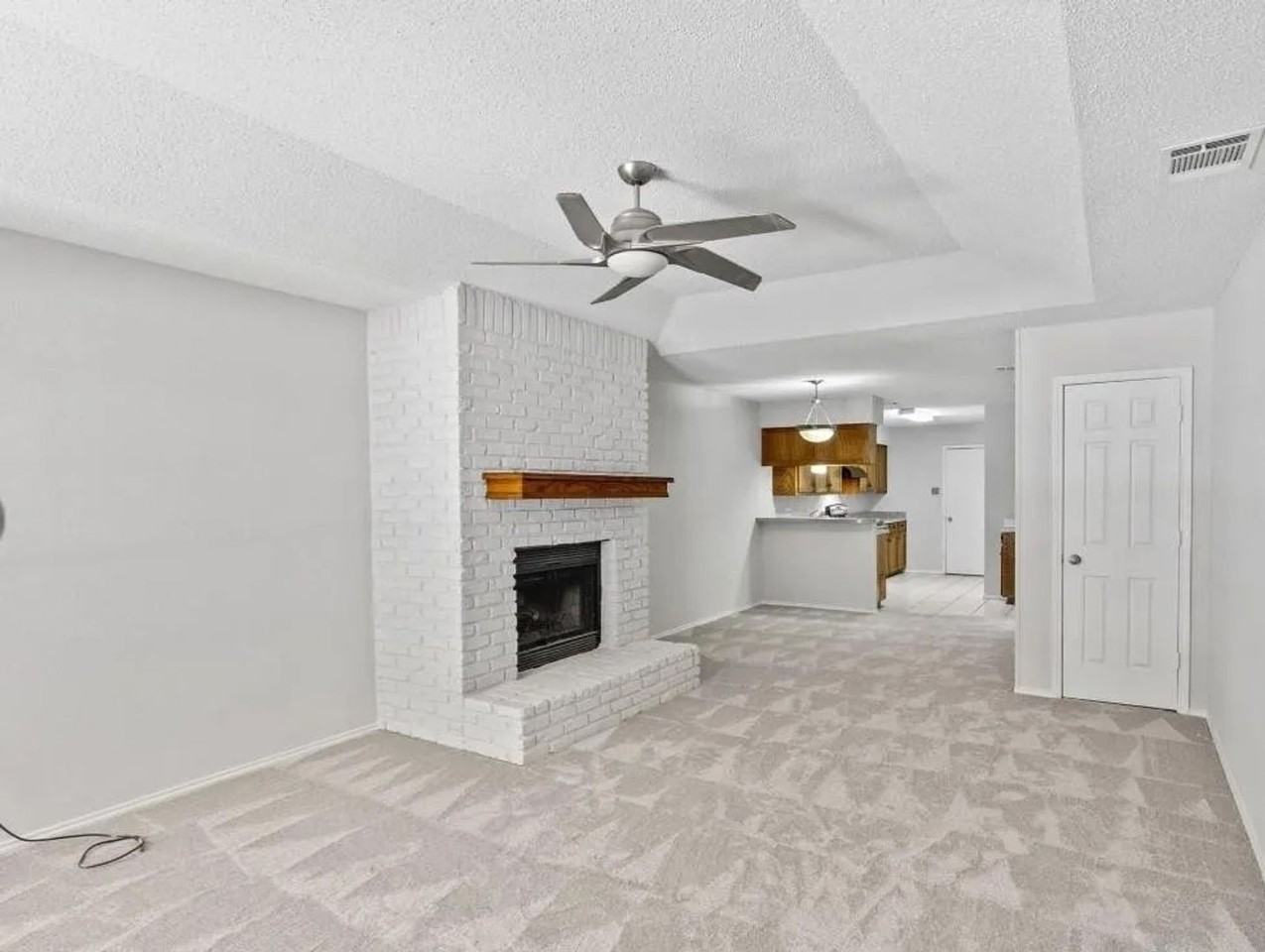 1819 Crooked Ln - Photo 6 of 6