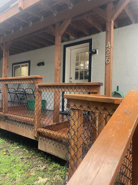 426 S 9th St - Photo 4 of 15