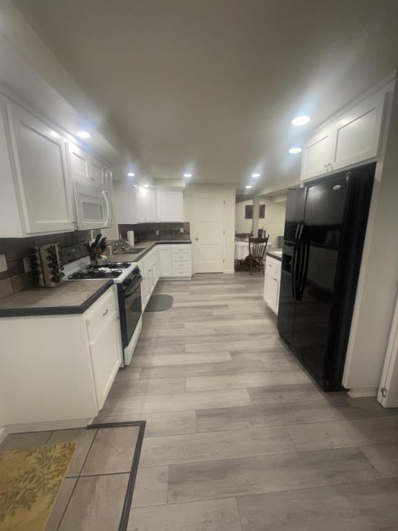 426 S 9th St - Photo 5 of 15