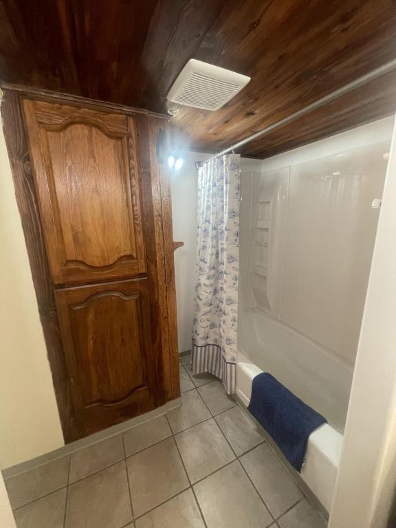 426 S 9th St - Photo 6 of 15