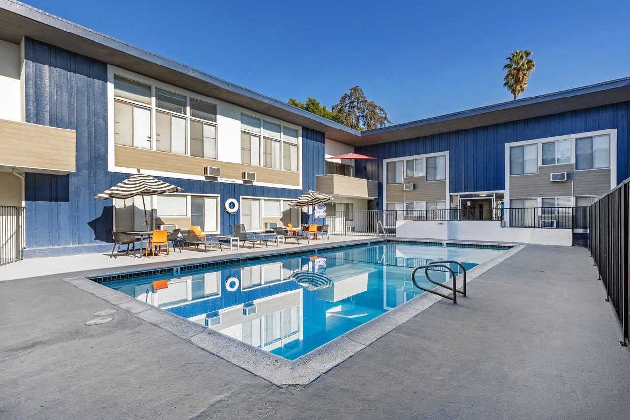 1253 Havenhurst Drive - Photo 2 of 11