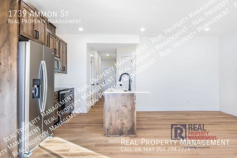 1739 Ammon St - Photo 5 of 23