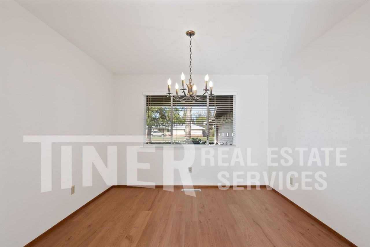 8130 Treecrest Ave - Photo 3 of 22