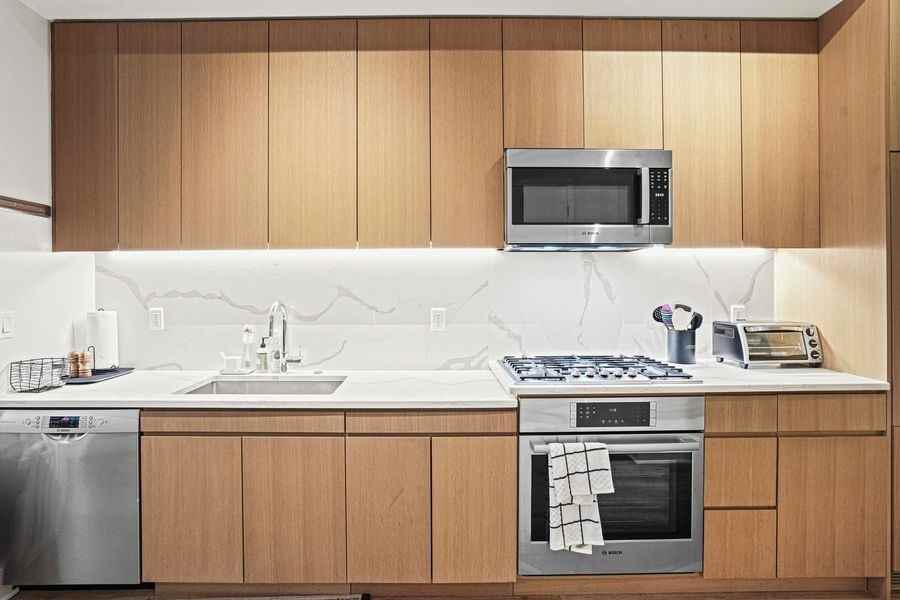 1324 E St Se #109 - Photo 3 of 50