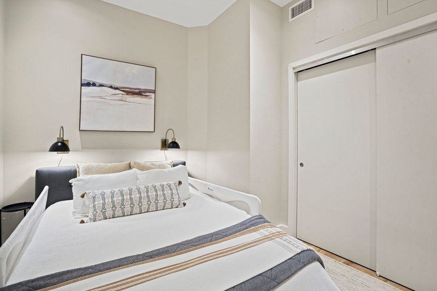 1324 E St Se #109 - Photo 5 of 50