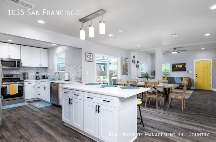 1035 San Francisco - Photo 5 of 20