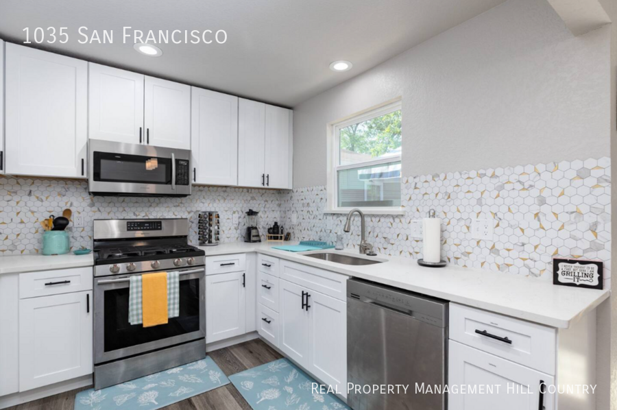 1035 San Francisco - Photo 7 of 20