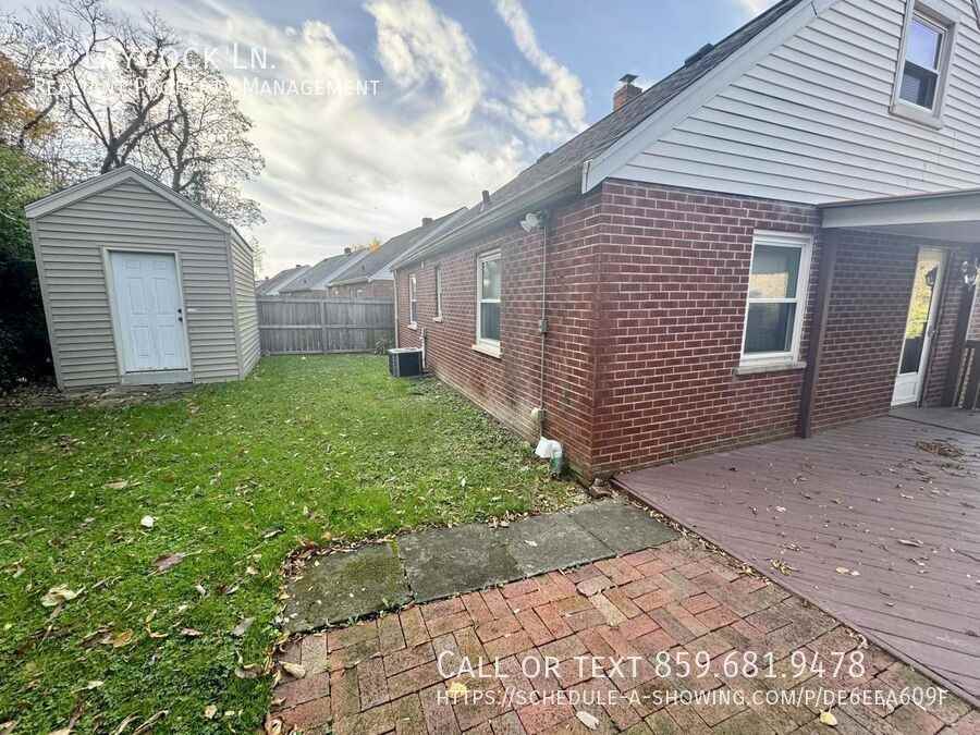 32 Laycock Ln - Photo 3 of 17