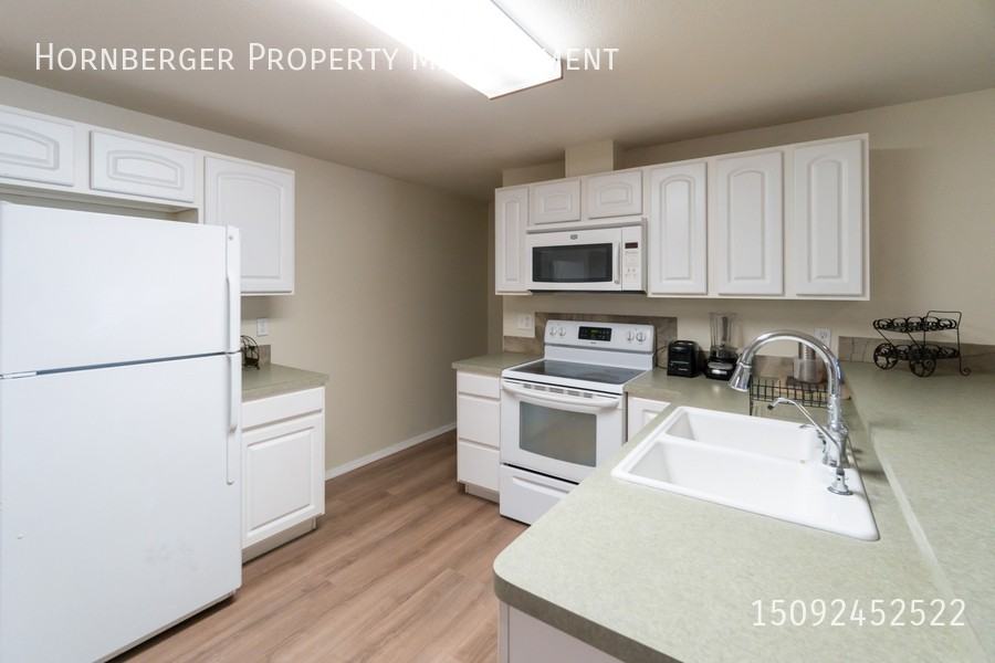 10310 N Morrison Rd - Photo 2 of 24