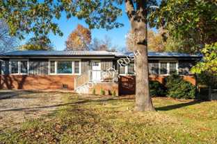 205 Hilltop Dr - Photo 1 of 1