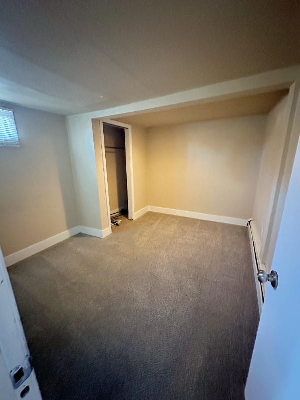 748 1/2 Cook Ave - Photo 6 of 6