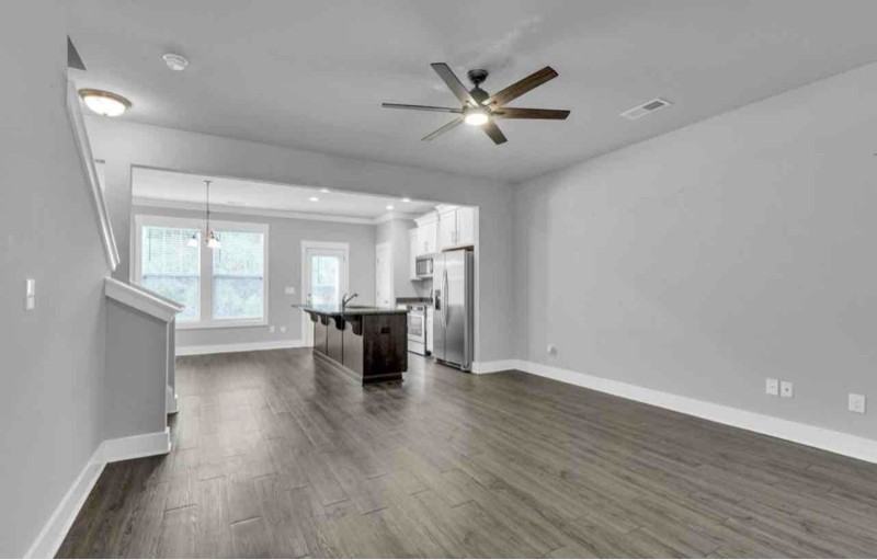 300 Hague Dr - Photo 2 of 5