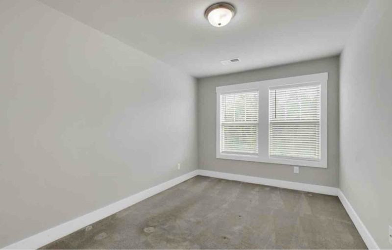 300 Hague Dr - Photo 4 of 5