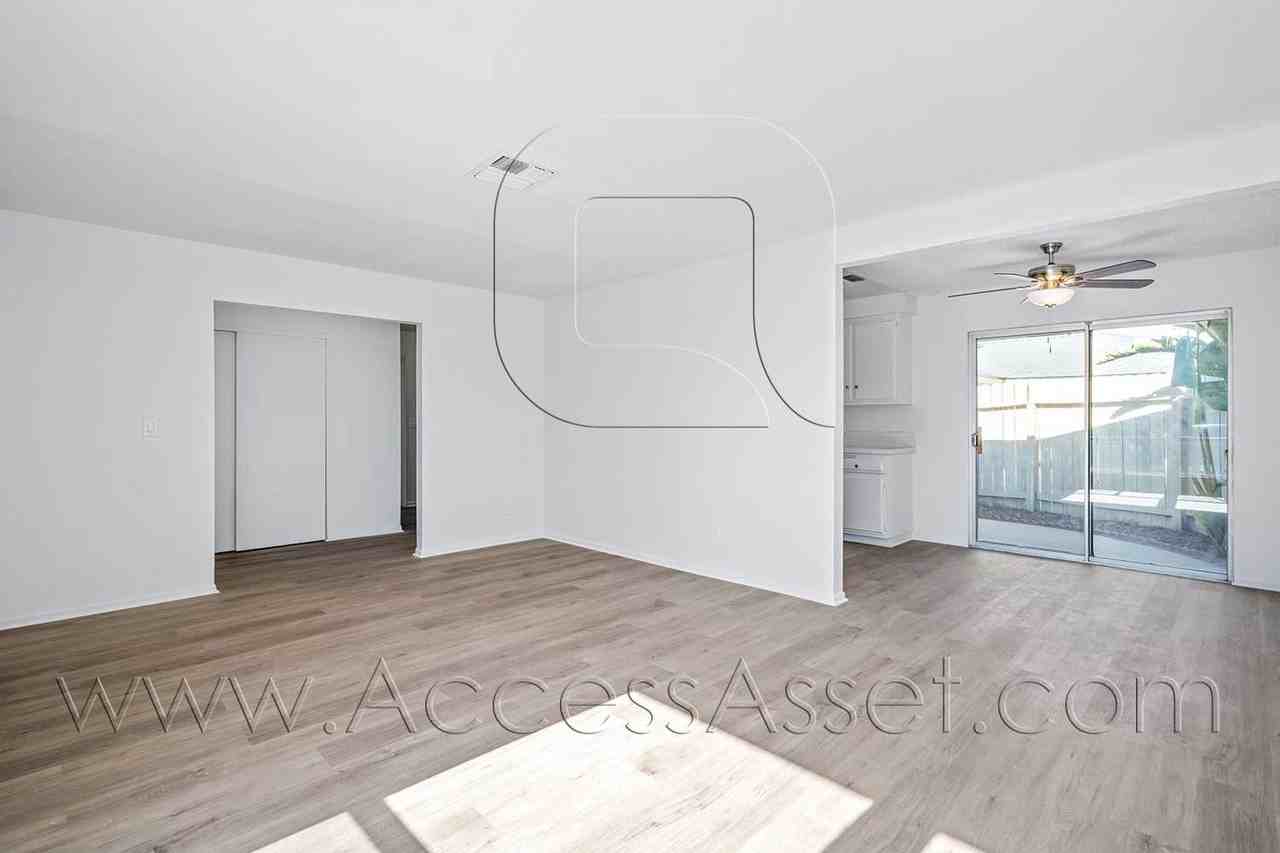 41012 Beachwood Ave - Photo 5 of 31