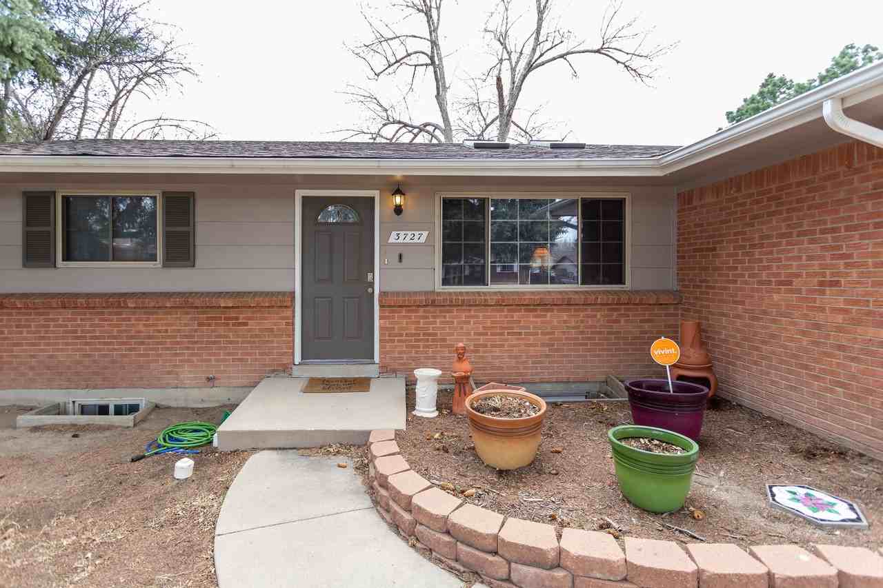 3727 Meadowland Blvd - Photo 4 of 30