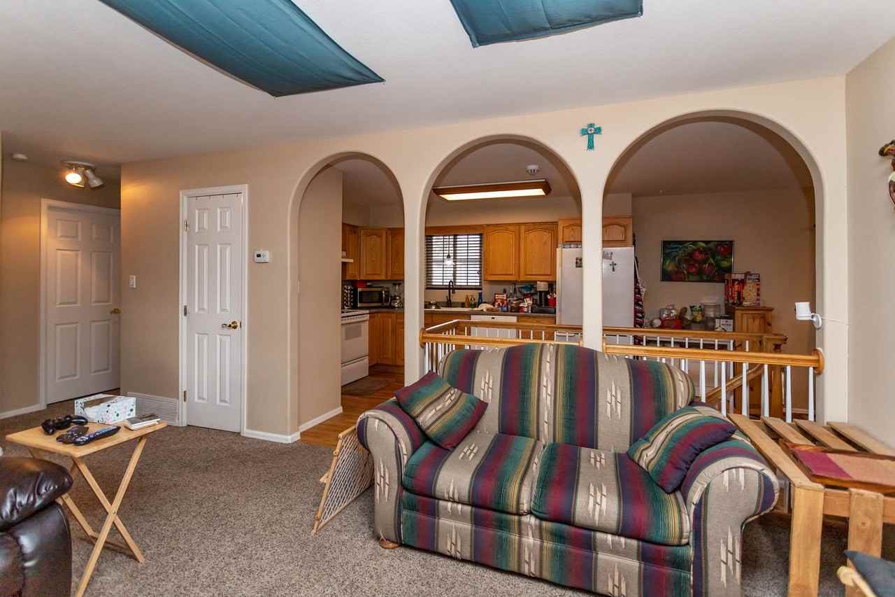3727 Meadowland Blvd - Photo 7 of 30