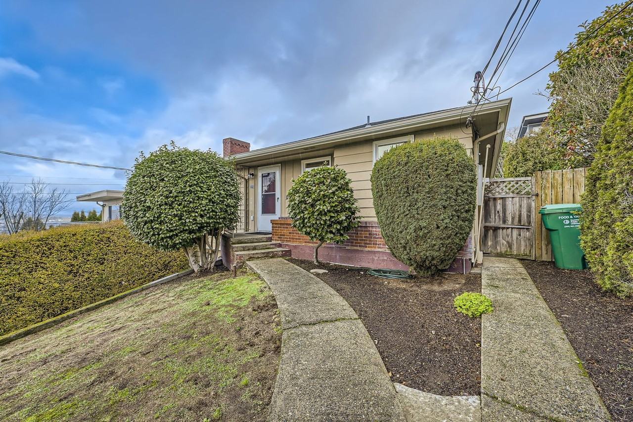222 Nw 49th St - Photo 4 of 22