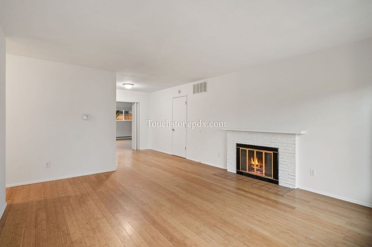 12405 Sw Brookside Ave - Photo 4 of 33