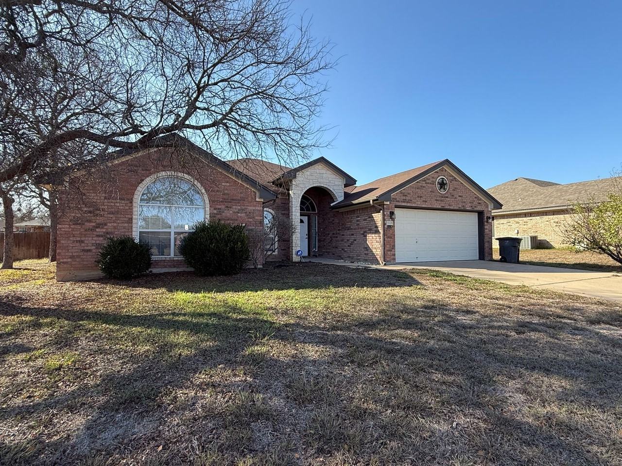 5609 Hunters Ridge Trl - Photo 2 of 25