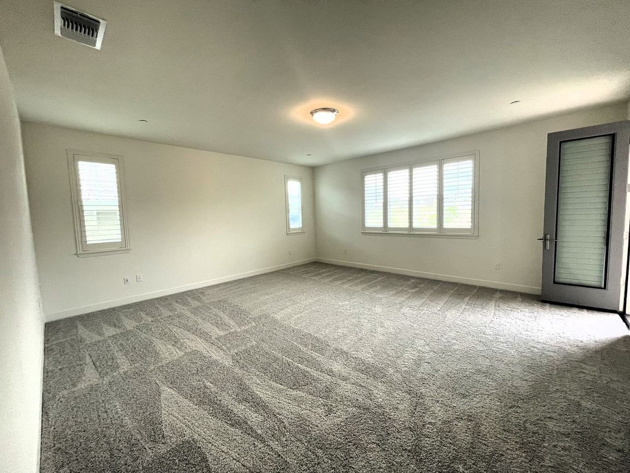 4650 Scenic Vista Dr - Photo 7 of 36