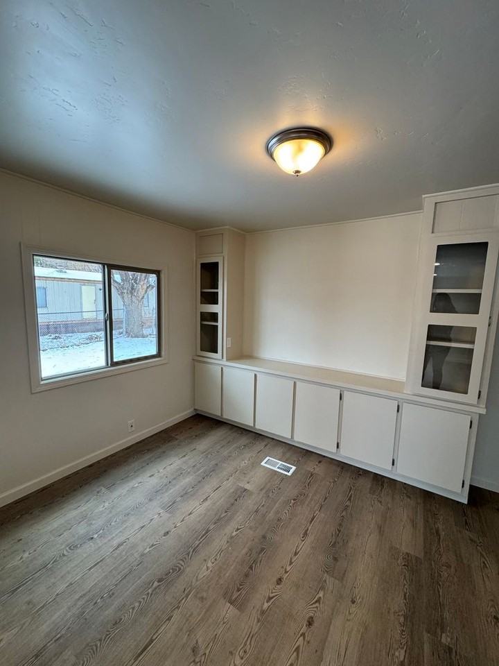 1543 Dayton St - Photo 3 of 19