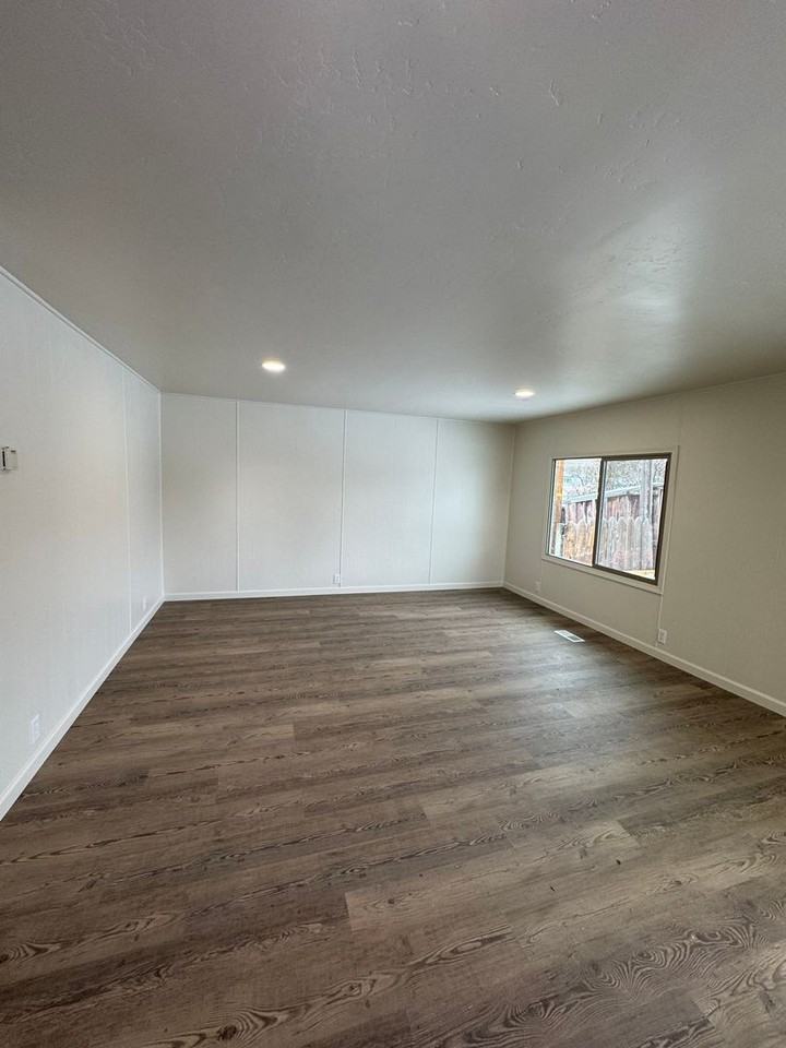1543 Dayton St - Photo 2 of 19