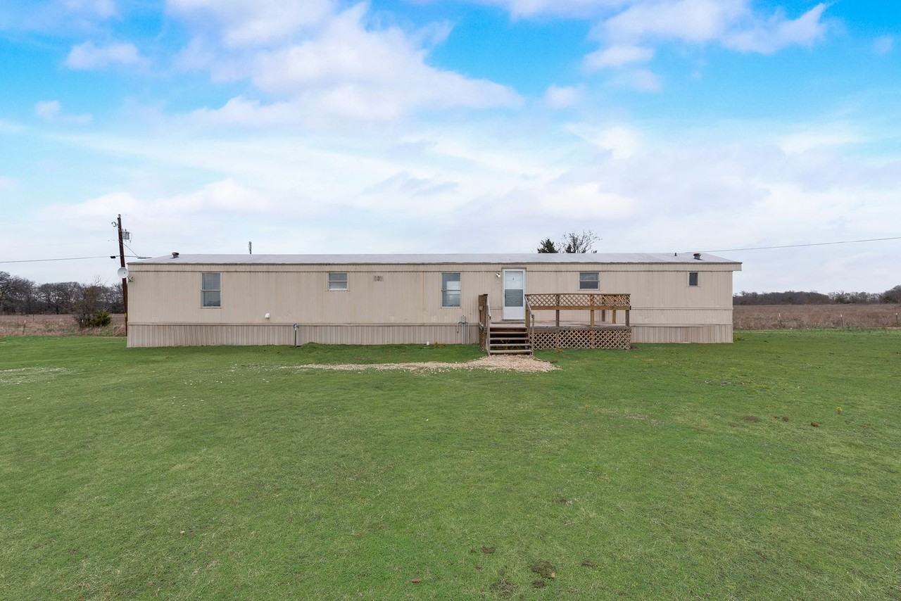 2146 County Road 2130 - Photo 3 of 23