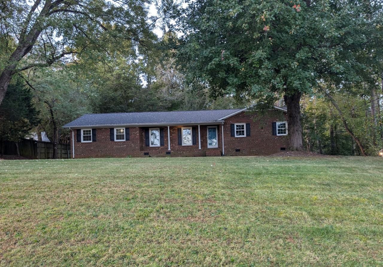 143 Windsor Dr #NA - Photo 2 of 20