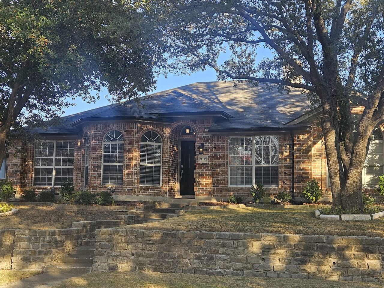 912 Wisperwood Dr #NA - Photo 3 of 34