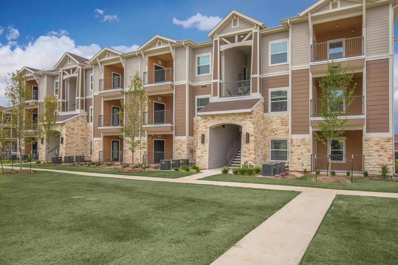 Vantage at Hutto - Photo 7 of 50