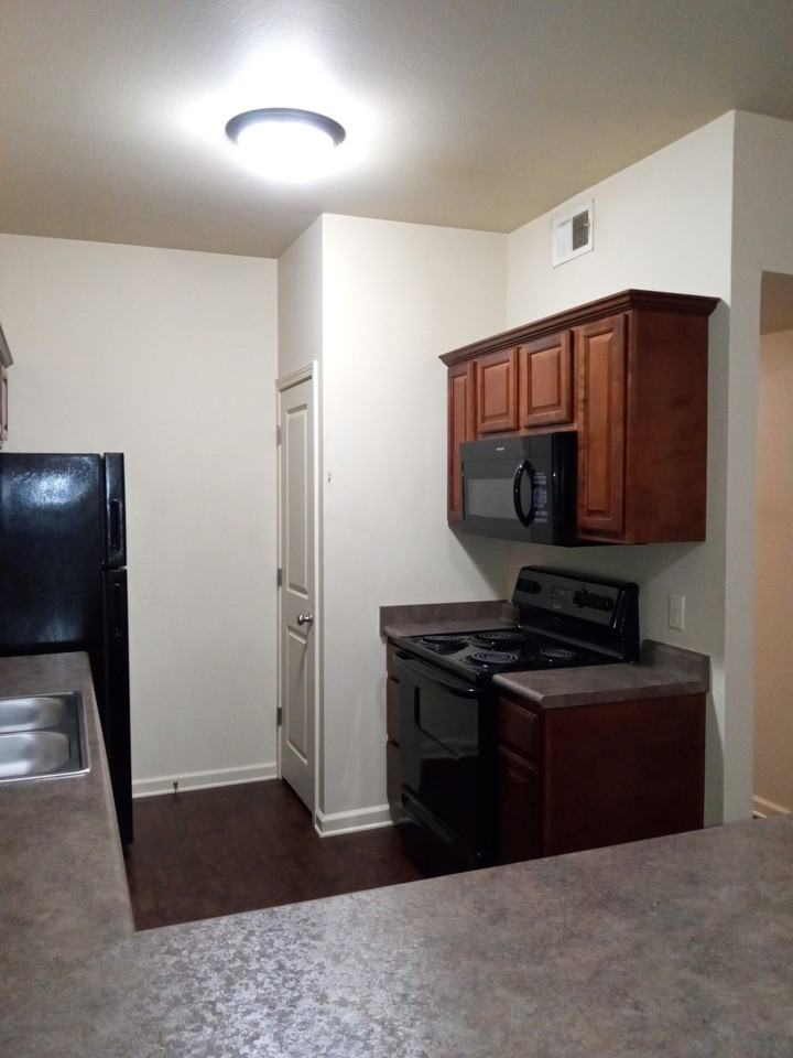 1805 OTT MEM APT - Photo 2 of 50