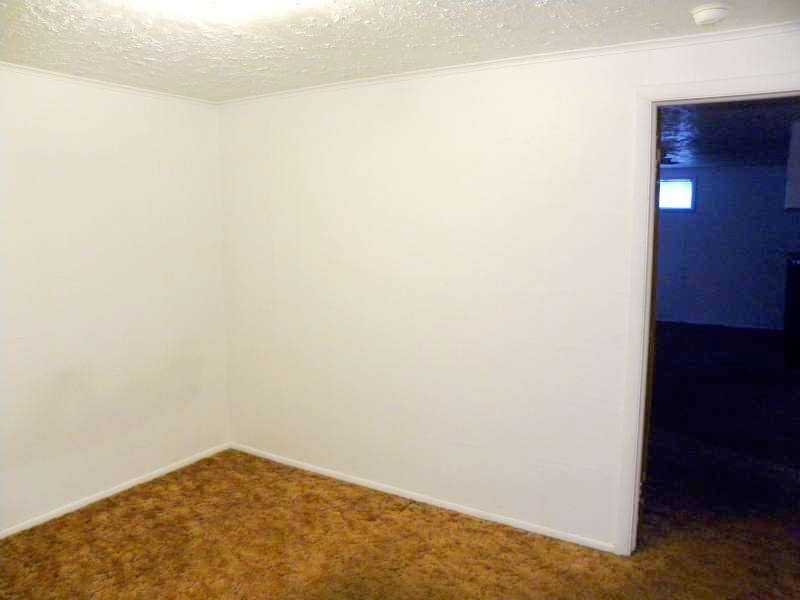 484 Canyon Rd - Photo 3 of 14