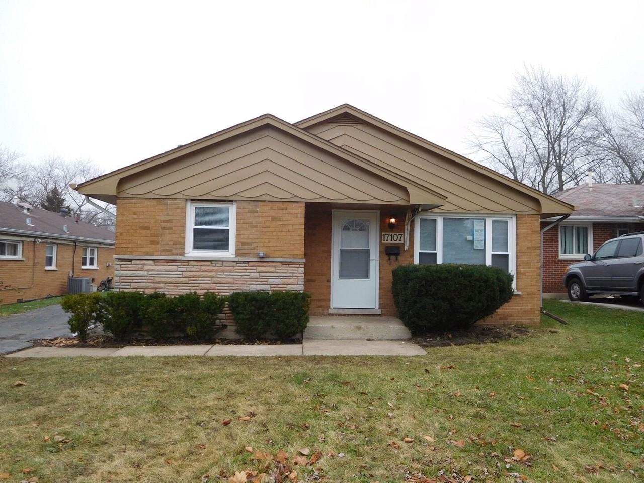 17107 California Ave - Photo 2 of 16