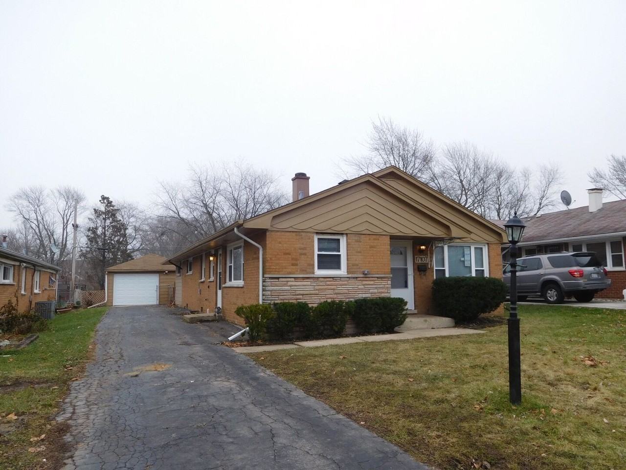 17107 California Ave - Photo 3 of 16