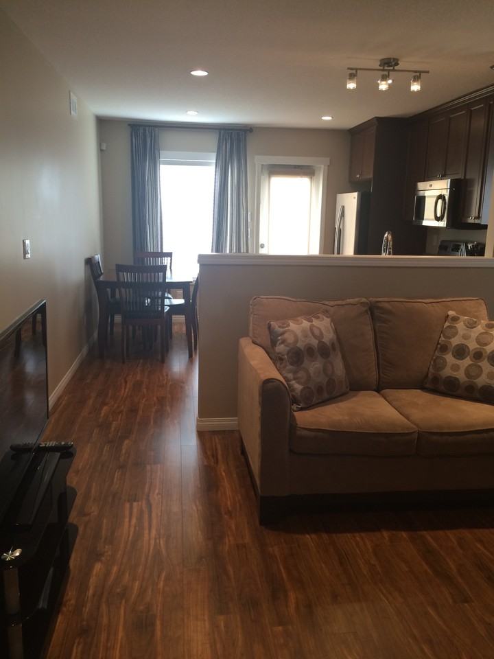 154 Hennick St - Photo 2 of 16